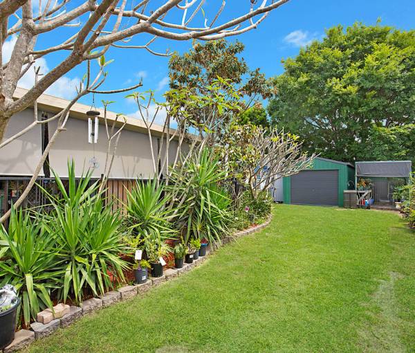 19 Gumview Close, Regents Park, QLD 4118 AUS